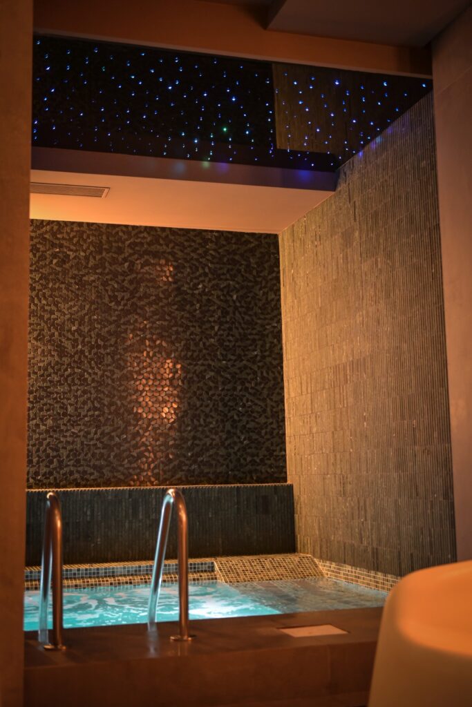 jacuzzi la hotel Fabesca Sovata